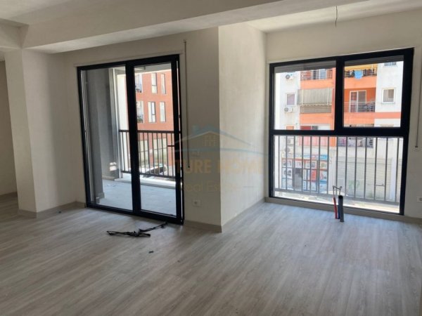 Tirane, shitet apartament 3+1 Kati 1, 147 m² 257.800 € 