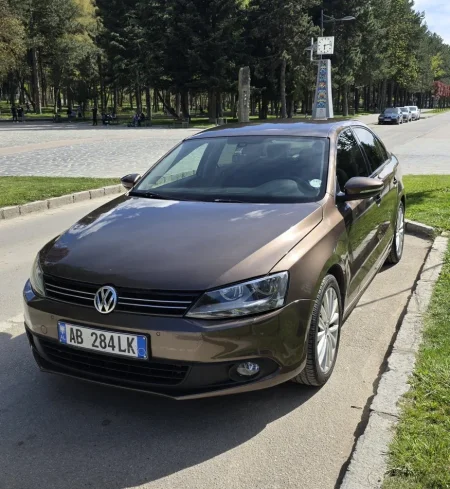 Tirane, shes Volkswagen Jetta 1.6 TDI Nafte, kafe automatik Kondicioner 165.000 km 6.000 €