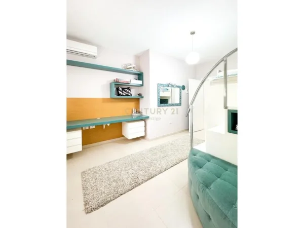Durres, shitet apartament 2+1+Ballkon Kati 2, 114 m² 248.000 € (Gjiri i Lalzit)