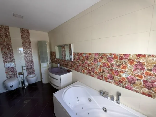 Tirane, shitet apartament duplex 3+1 Kati 9, 215 m² 449.400 € (PALLATI ME SHIGJETA)