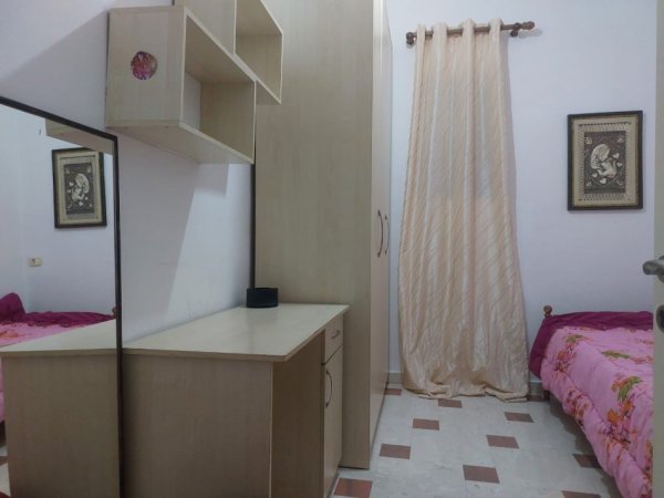 Pazari i Ri, Tirane jepet me qera Ap.3+1+Ballkon, 700 €