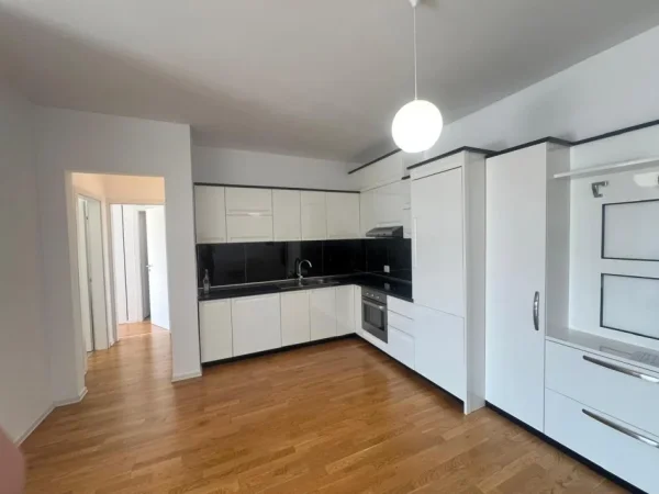 Shqiperi, jepet me qera apartament 2+1+Aneks+Ballkon Kati 4, 800 € (kopshti botanik)