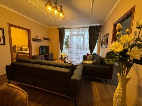 Tirane, jepet me qera apartament 2+1 Kati 9, 97 m² 700 € (Rruga Fuat Toptani)