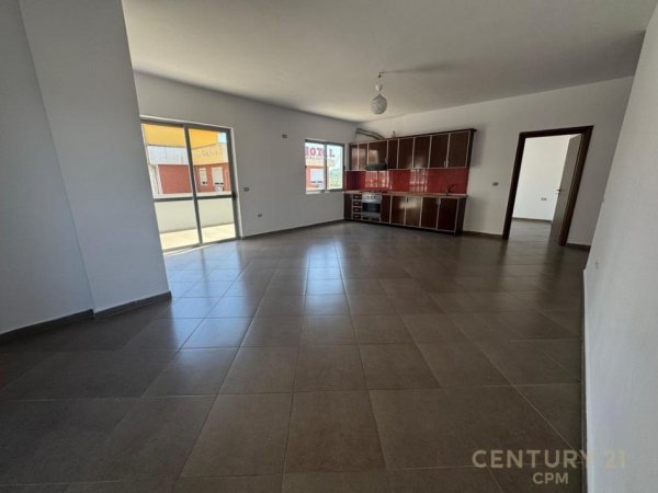 Tirane, shes apartament 1+1+Ballkon Kati 4, 105.000 € (Casa Italia)