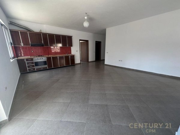 Tirane, shes apartament 1+1+Ballkon Kati 4, 105.000 € (Casa Italia)