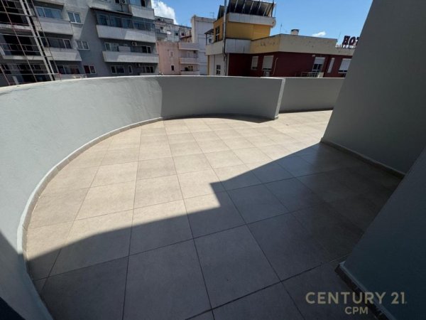 Tirane, shes apartament 1+1+Ballkon Kati 4, 105.000 € (Casa Italia)