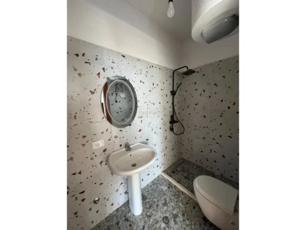 Tirane, shes apartament 1+1 Kati 4, 59 m² 78.000 € 