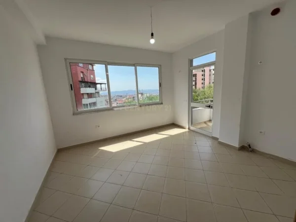 Tirane, shes apartament 1+1 Kati 4, 64 m² 84.000 € (Fresku)