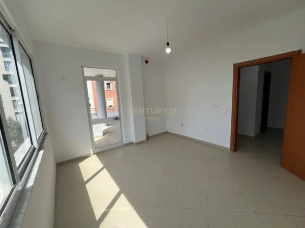 Tirane, shes apartament 1+1 Kati 4, 64 m² 84.000 € (Fresku)