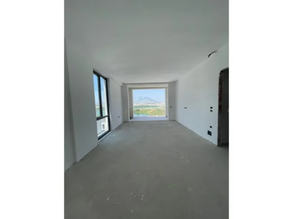 Tirane, shitet apartament 2+1+Ballkon Kati 3, 112 m² 250.000 € (LAKE SIDE FARKE)