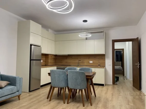 Tirane, jepet me qera apartament 2+1 Kati 3, 113 m² 750 € (Farmacia 10)