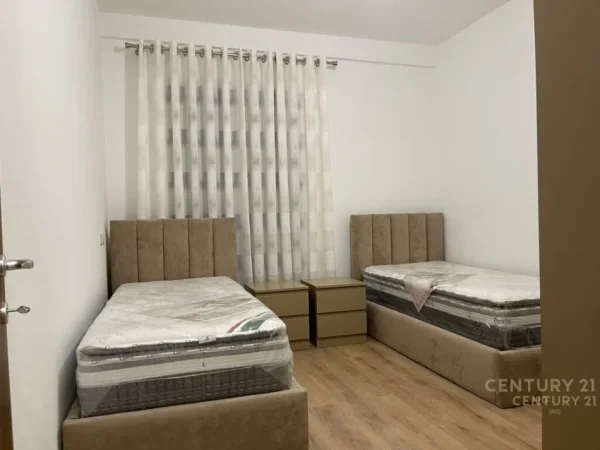 Tirane, jepet me qera apartament 2+1 Kati 3, 113 m² 750 € (Farmacia 10)