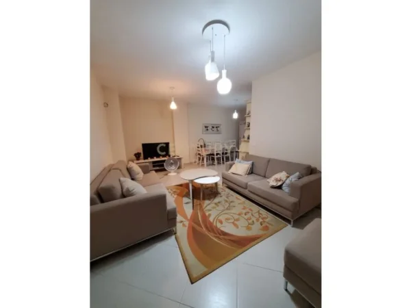 Tirane, jepet me qera apartament 2+1+Ballkon Kati 2, 90 m² 430 € 