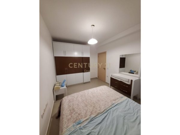 Tirane, jepet me qera apartament 2+1+Ballkon Kati 2, 90 m² 430 € 