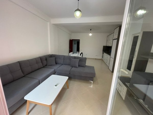 Tirane, jepet me qera apartament 2+1+Ballkon , 90 m² 530 € (Teodor Keko)