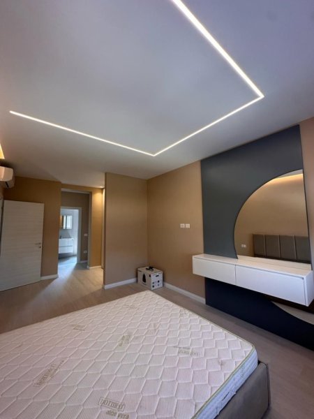 Tirane, jepet me qera apartament 2+1+Ballkon Kati 6, 117 m² 800 € (River Residence, Astir)