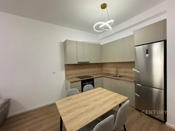 Tirane, jepet me qera apartament 2+1 Kati 5, 550 € 