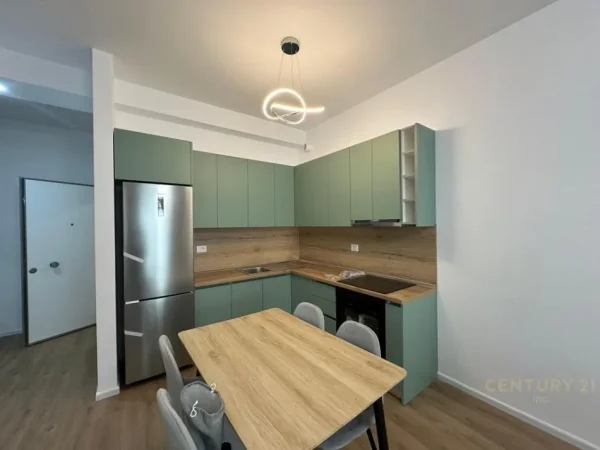 Tirane, jepet me qera apartament 2+1 Kati 5, 90 m² 550 € (Rezidenca Kaimi)