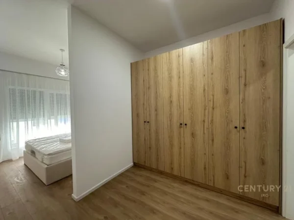 Tirane, jepet me qera apartament 2+1 Kati 5, 90 m² 550 € (Rezidenca Kaimi)