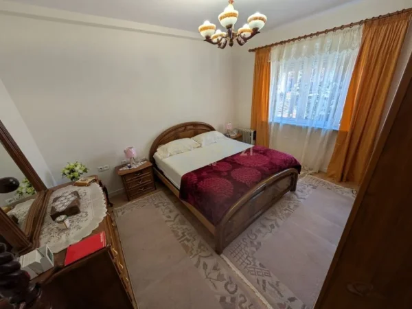Tirane, jepet me qera apartament 2+1 Kati 5, 70 m² 550 € (Rruga Barrikadave)