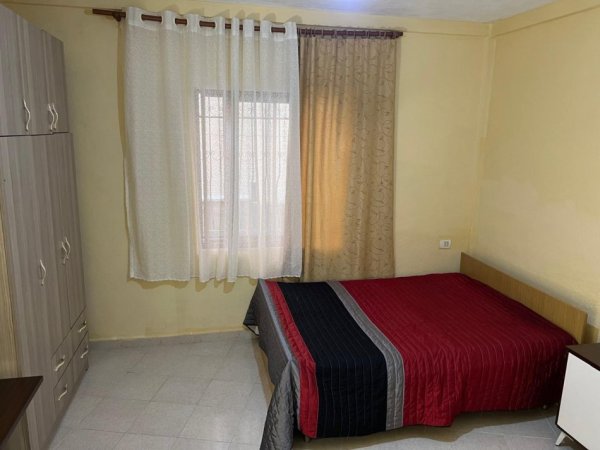 Tirane, jap me qera pjese Vile, 1+1 Kati 1, 65 m² (rruga ahmet qorraliu 32)