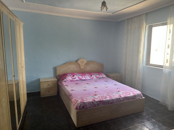 Tirane, jepet me qera shtepi 2+1+kuzhin+koridor+ballkon Kati 0,  350 € (ruga 5 maji)
