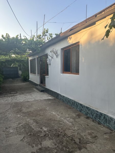 Tirane, jepet me qera shtepi 2+1+kuzhine+Aneks+Ballkon Kati 0, 350 € (Ruga Haki Rexhep Kodra) ruga 5 maji..mbrapa uzines dinamo/dajti