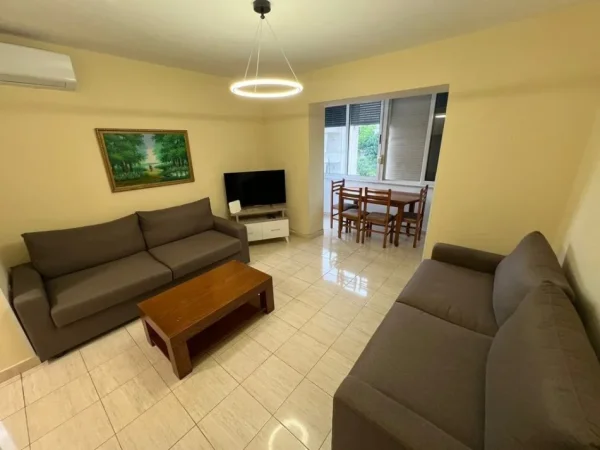 Tirane, jepet me qera apartament 1+1 Kati 3, 65 m² 520 € (Rruga Mihal Grameno)