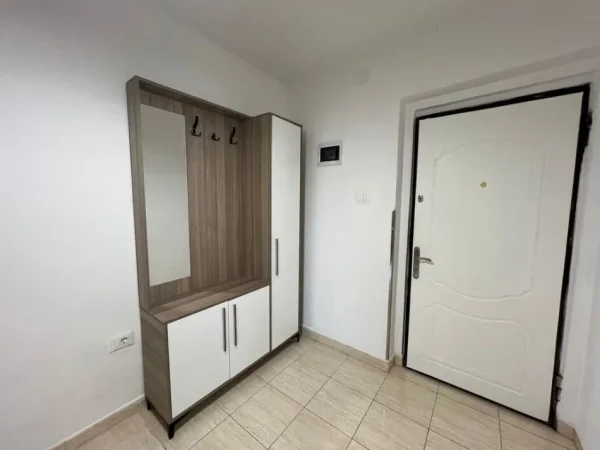 Tirane, jepet me qera apartament 1+1 Kati 3, 65 m² 520 € (Rruga Mihal Grameno)