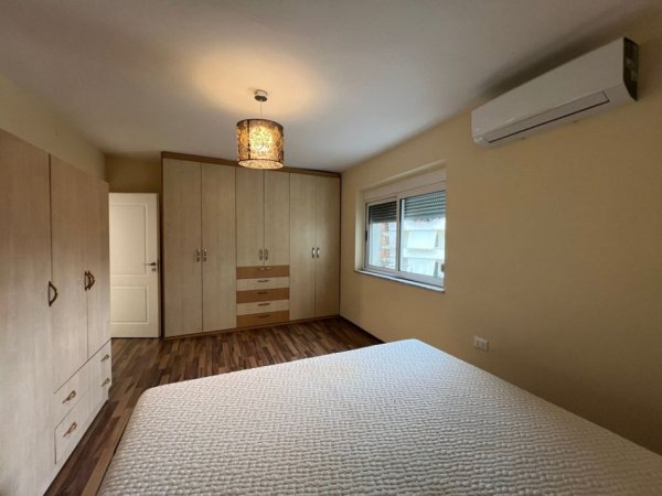 Tirane, jepet me qera apartament 1+1 Kati 3, 65 m² 520 € (Rruga Mihal Grameno)