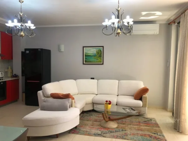 Tirane, jepet me qera apartament 2+1 Kati 2, 108 m² 700 € (Bulevardi zogu 1)