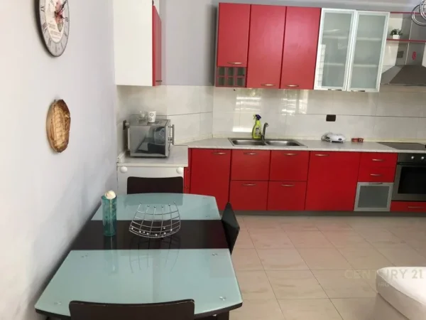 Tirane, jepet me qera apartament 2+1 Kati 2, 108 m² 700 € (Bulevardi zogu 1)