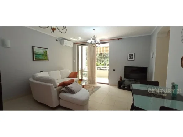 Tirane, jepet me qera apartament 2+1 Kati 2, 108 m² 700 € (Bulevardi zogu 1)