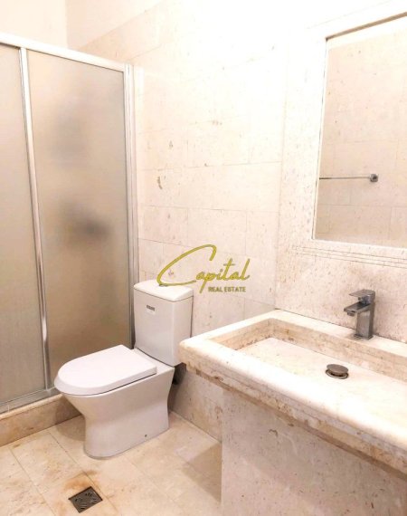 Tirane, jepet me qera apartament 3+1 Kati 1, 100 m² 700 € (PAZARI I RI)