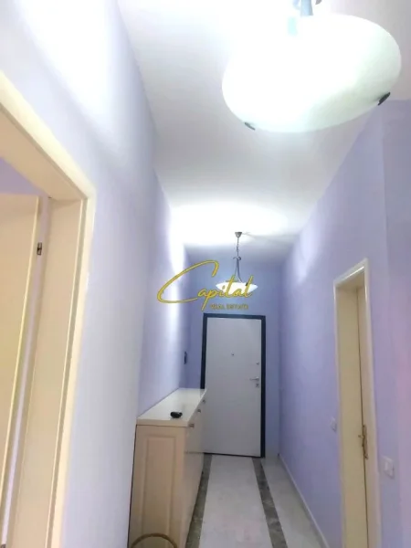 Tirane, jepet me qera apartament 3+1 Kati 1, 100 m² 700 € (PAZARI I RI)