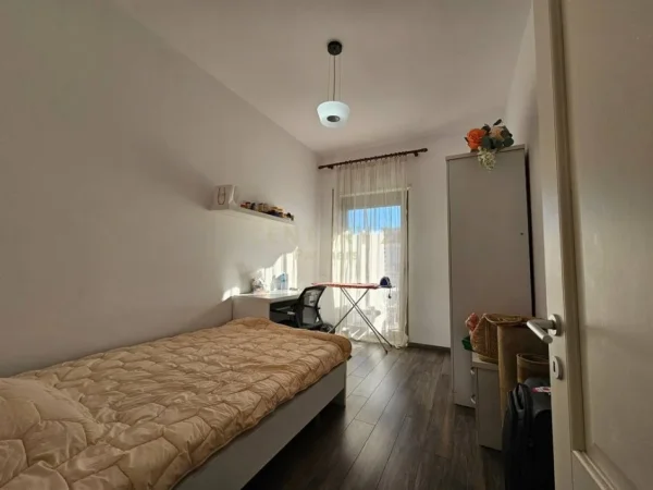 Tirane, shes apartament 3+1+2 , 132 m² 375.000 € (Kompleksi Delijorgji)