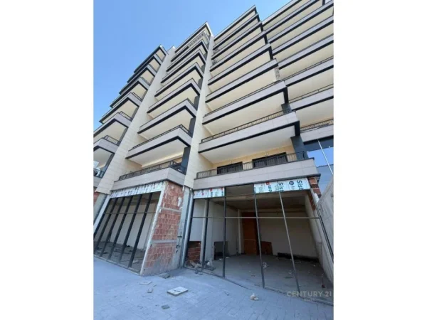 Tirane, shes ambjent biznesi , 91 m² 499.950 € (Liqeni i Thatë)