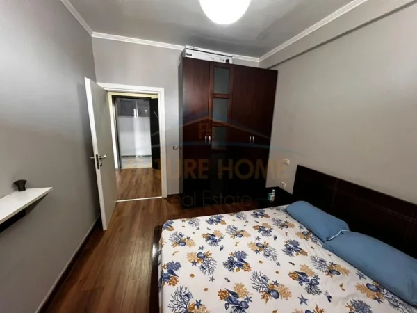 Pallati i Sportit, shitet apartament 2+1 Kati 8, 64 m² 95.000 € (Durres)