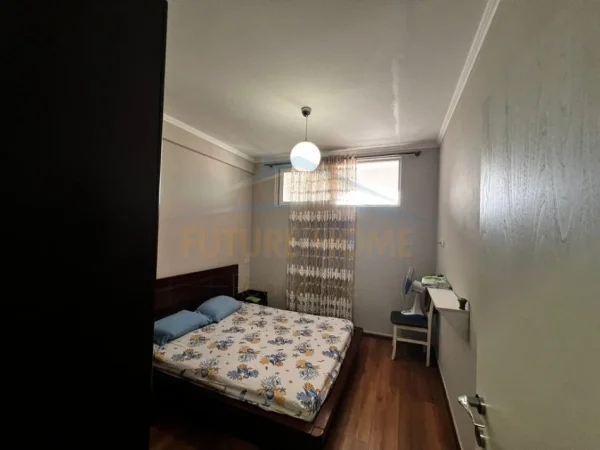 Pallati i Sportit, shitet apartament 2+1 Kati 8, 64 m² 95.000 € (Durres)