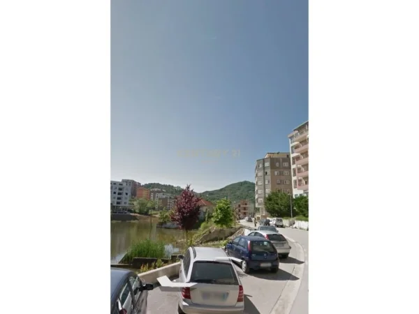 Tirane, jepet me qera ambjent biznesi Kati 0, 100 m² 1.000 € (Neom115998)