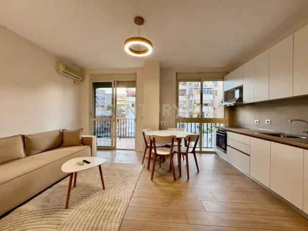 Tirane, jepet me qera apartament 1+1+Aneks+Ballkon Kati 5, 75 m² 750 € (Neom116762)