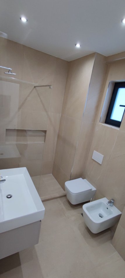 Tirane, jepet me qera zyre Kati 4, 105 m² 550 € (Rezidenca Green Harmony, Porcelan)