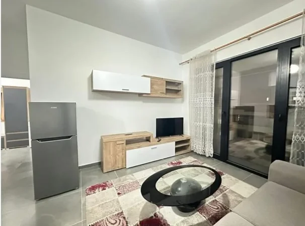 Tirane, jepet me qera apartament 1+1+Ballkon Kati 7, 76 m² 600 € (Square 21)