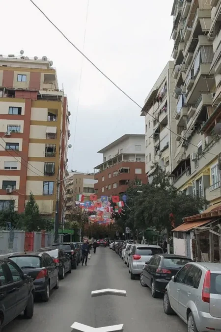 Tirane, shes apartament 1+1 Kati 7, 57 m² (Rruga e Bogdanve)