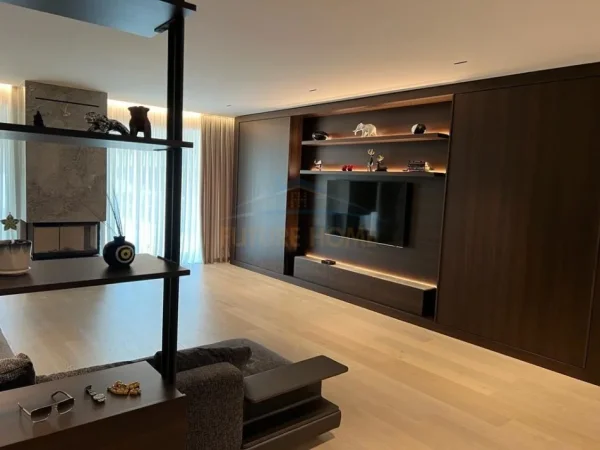 Tirane, shitet apartament duplex 3+1 Kati 10, 356 m² 