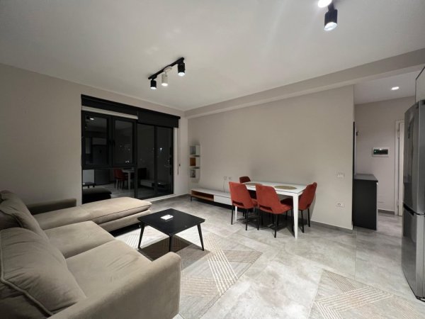 Tirane, jepet me qera apartament 1+1 Kati 3, 75 m² 700 € (Rruga E Elbasanit)