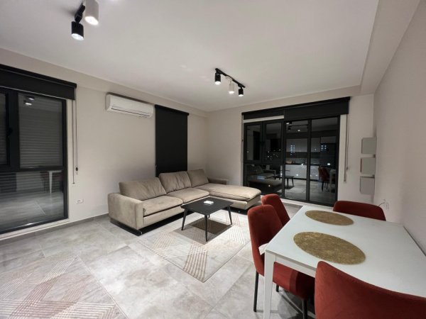 Tirane, jepet me qera apartament 1+1 Kati 3, 75 m² 700 € (Rruga E Elbasanit)