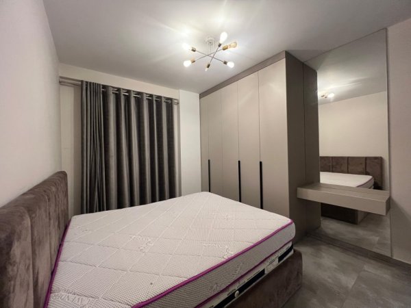 Tirane, jepet me qera apartament 1+1 Kati 3, 75 m² 700 € (Rruga E Elbasanit)