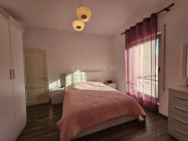 Tirane, jepet me qera apartament 3+1 Kati 9, 132 m² 1.200 € (Kompleksin Delijorgji)