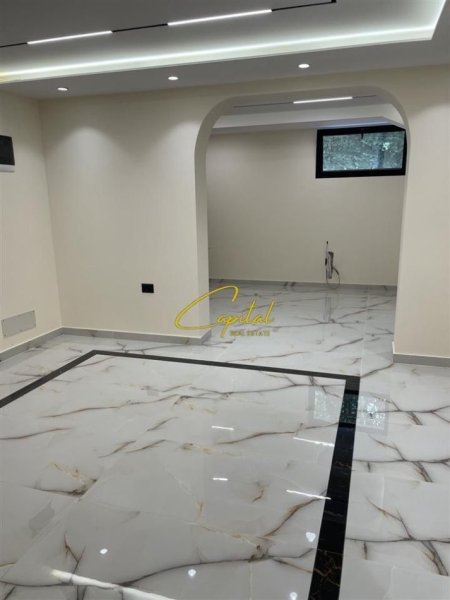 Tirane, jepet me qera ambjent biznesi Kati 0, 80 m² 1.000 € (RRUGA E ELBASANIT)